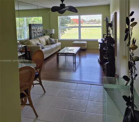 7797 Golf Cir Dr #206, Margate, FL 33063