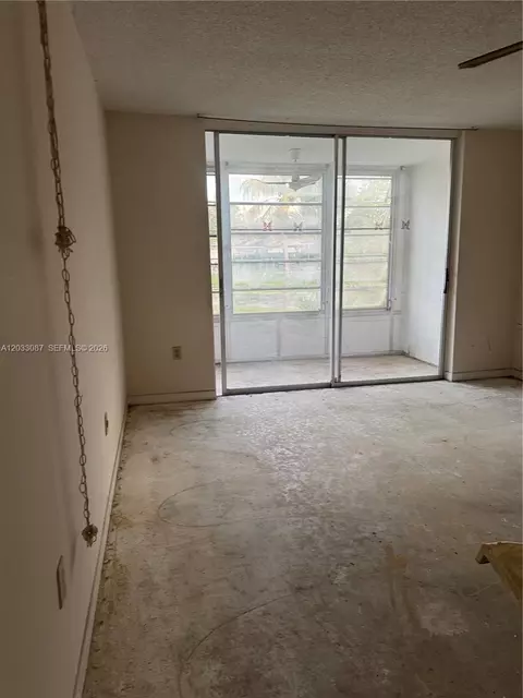 8325 Sunrise Lakes Blvd #112, Sunrise, FL 33322