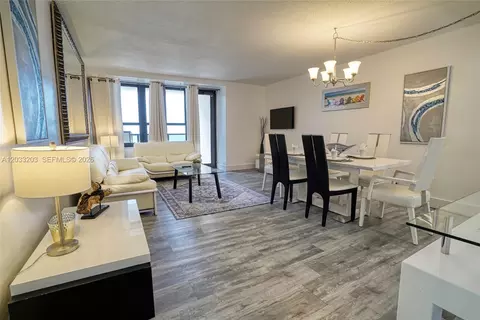 5225 Collins Ave #1204, Miami Beach, FL 33140