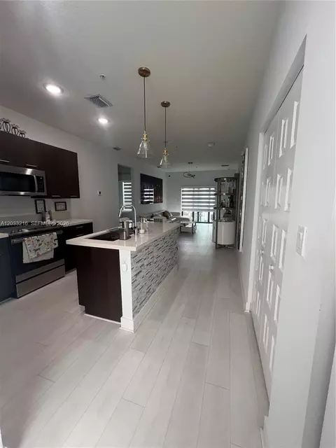 4670 NW 84th Ave #32, Doral, FL 33166