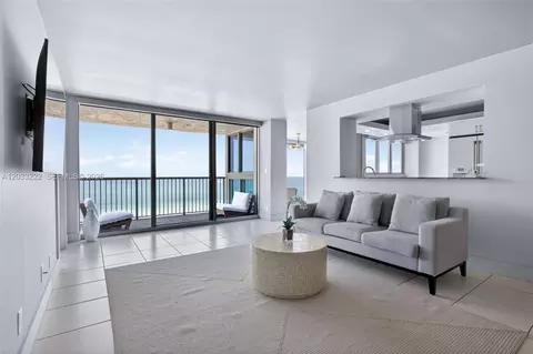 2655 Collins Ave #1512, Miami Beach, FL 33140