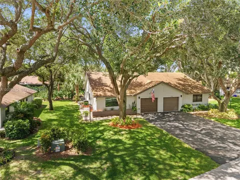 4148 N Palm Forest Dr N, Delray Beach, FL 33445