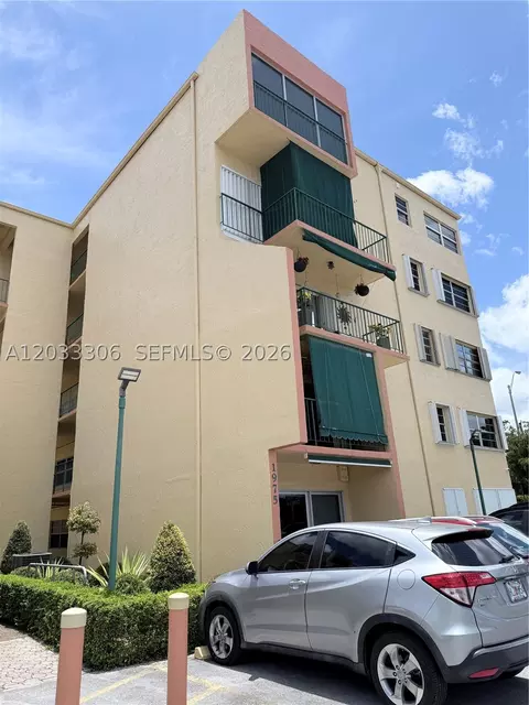 1975 W 44th Pl #401, Hialeah, FL 33012