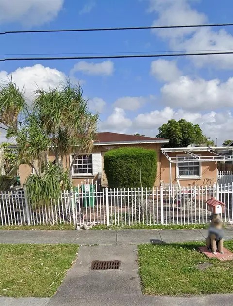 9039 SW 34th St, Miami, FL 33165