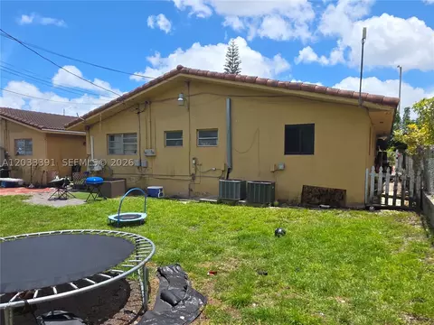 233 E 7th St, Hialeah, FL 33010 photo 17