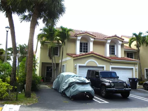 8211 Southgate Blvd, North Lauderdale, FL 33068