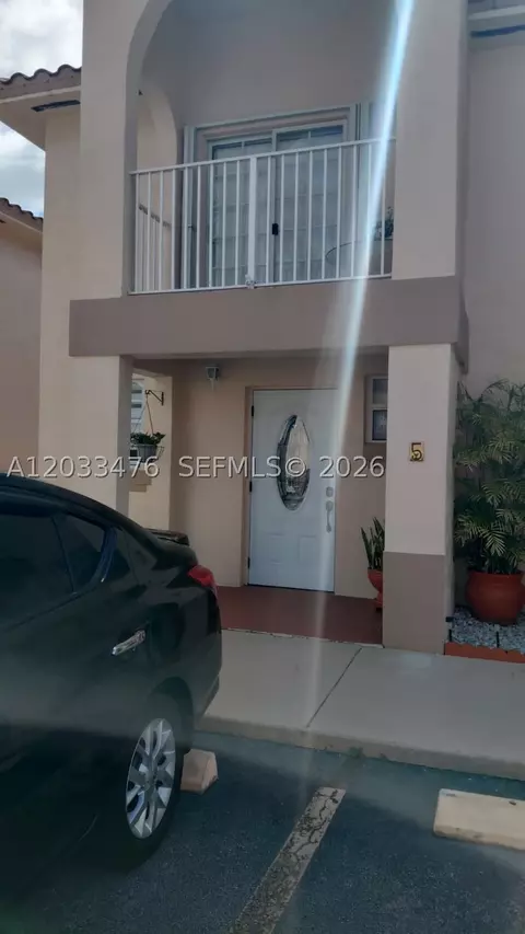 507 W 68th St #5, Hialeah, FL 33014