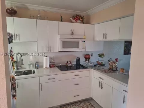 Kitchen - 507 W 68th St #5, Hialeah, FL 33014 photo 1 of 3