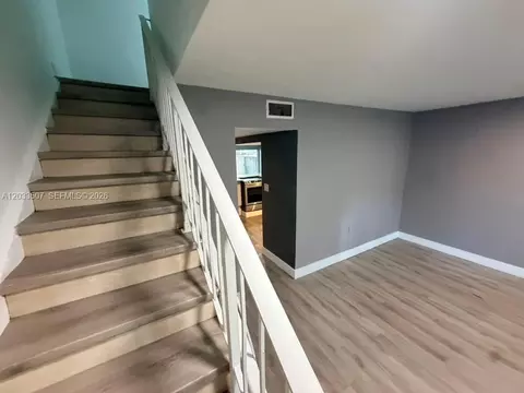274 NE 141st St #3C, Miami, FL 33161