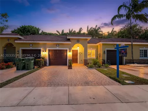 3204 NE 11th Dr, Homestead, FL 33033