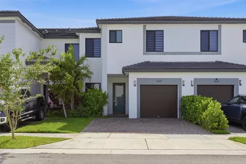 13642 SW 157th Pl, Miami, FL 33196