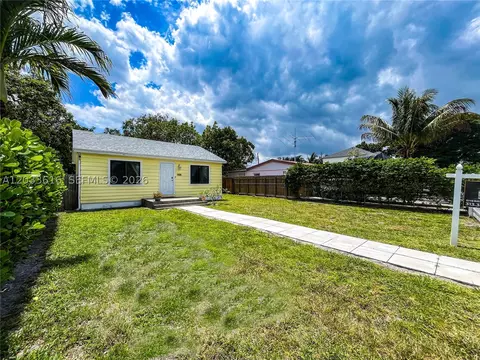 2330 Scott St, Hollywood, FL 33020