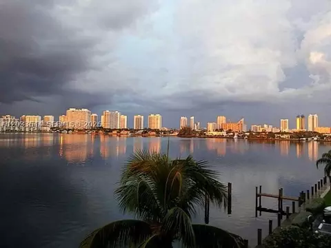 16546 NE 26th Ave #4C, North Miami Beach, FL 33160