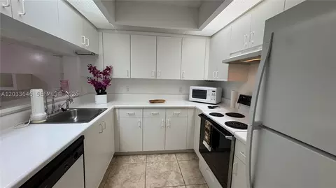 1200 SW 137th Ave #211E, Pembroke Pines, FL 33027