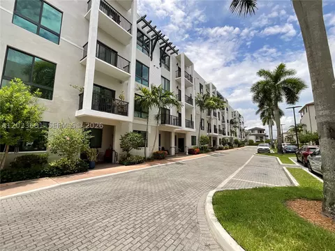 4700 NW 84th Ave #15, Doral, FL 33166