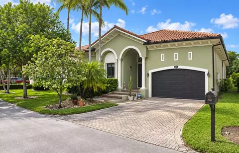 7645 SW 193rd Ln, Cutler Bay, FL 33157
