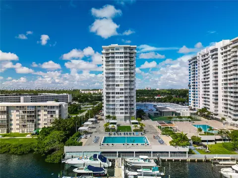 18011 Biscayne Blvd #902, Aventura, FL 33160