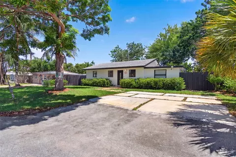 1464 NE 28th St, Pompano Beach, FL 33064