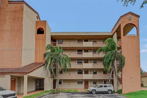 10227 NW 9th St Cir #206-3, Miami, FL 33172