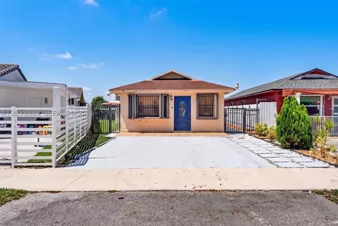 983 W 42nd Pl, Hialeah, FL 33012