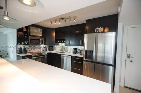 7135 Collins Ave #735, Miami Beach, FL 33141