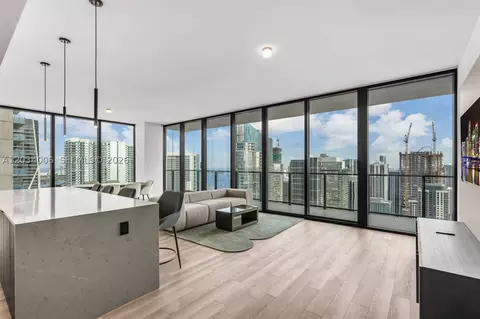 20 NE 11th St #5102, Miami, FL 33132