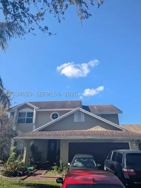950 SW 95th Ter, Pembroke Pines, FL 33025