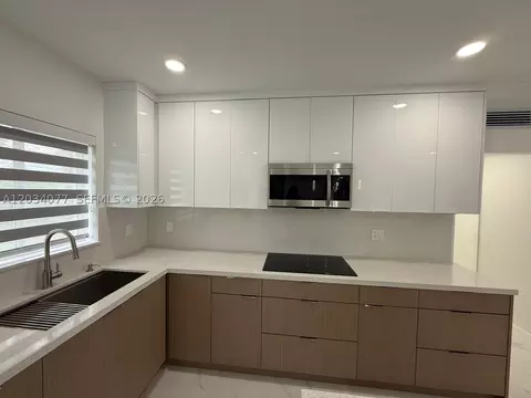 Kitchen - 521 E 33rd St, Hialeah, FL 33013 photo 1 of 4