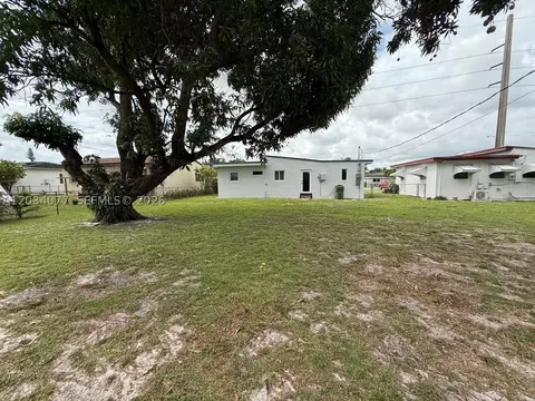 Exterior - 521 E 33rd St, Hialeah, FL 33013 photo 5 of 6