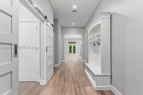 Entry Way - 2431 NE 20th Ave, Lighthouse Point, FL 33064 photo 3 of 5