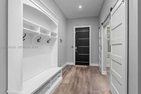 Entry Way - 2431 NE 20th Ave, Lighthouse Point, FL 33064 photo 2 of 5