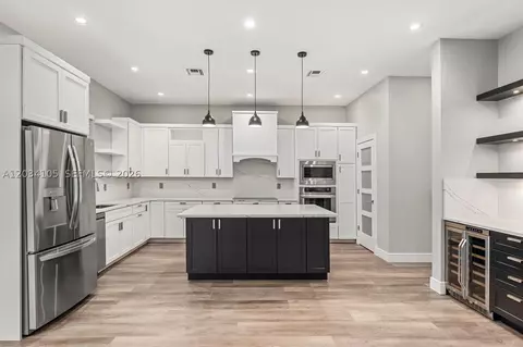 Kitchen - 2431 NE 20th Ave, Lighthouse Point, FL 33064 photo 2 of 4