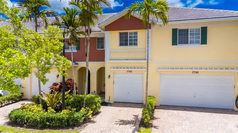 7782 Paddock Pl, Davie, FL 33328