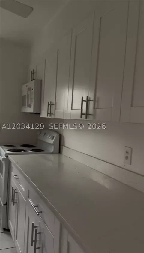 6732 Atlanta St, Hollywood, FL 33024