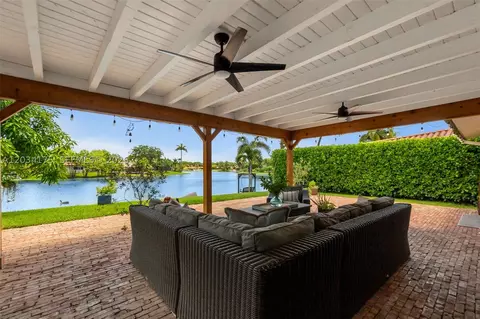 Exterior - 8601 Dundee Ter, Miami Lakes, FL 33016 photo 7 of 12