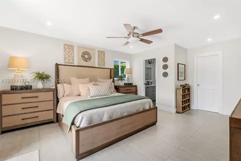 Bedroom - 8601 Dundee Ter, Miami Lakes, FL 33016 photo 2 of 4