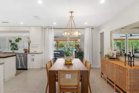 Dining - 8601 Dundee Ter, Miami Lakes, FL 33016 photo 1 of 4