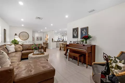 Other - 8601 Dundee Ter, Miami Lakes, FL 33016 photo 3 of 15