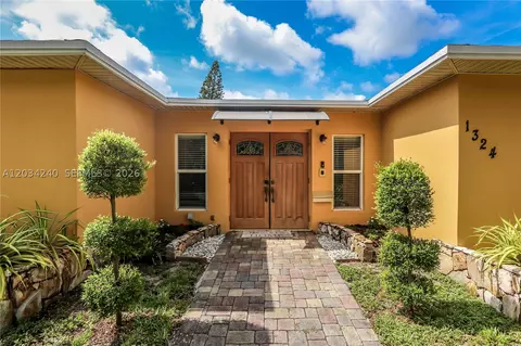 1324 Washington St, Hollywood, FL 33019