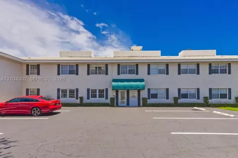 298 SW 6th St #103, Boca Raton, FL 33432
