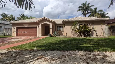 8929 NW 165th Ter, Miami Lakes, FL 33018