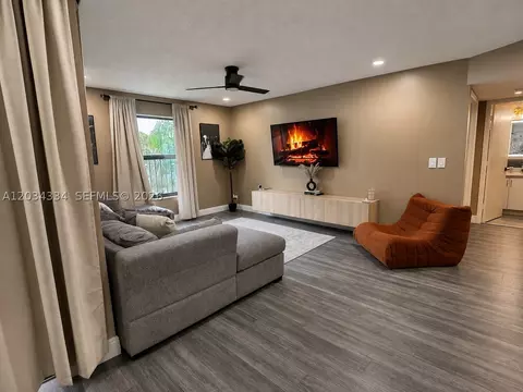 4761 NW 22nd St #42111, Coconut Creek, FL 33063