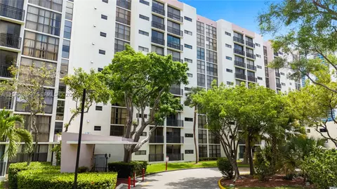 17021 N Bay Rd #429, Sunny Isles Beach, FL 33160