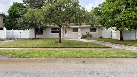 4431 NW 36th Ct, Lauderdale Lakes, FL 33319