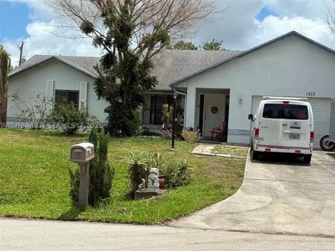 1513 SW Apricot Rd, Port Saint Lucie, FL 34953