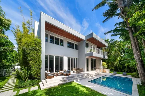 Other - 425 Harbor Dr, Key Biscayne, FL 33149 photo 11 of 17