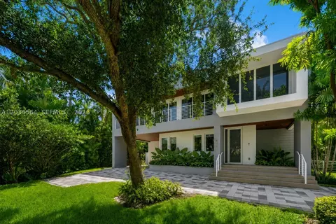 425 Harbor Dr, Key Biscayne, FL 33149