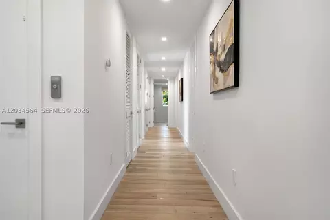 Entry Way - 425 Harbor Dr, Key Biscayne, FL 33149 photo 3 of 3