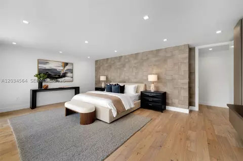 Bedroom - 425 Harbor Dr, Key Biscayne, FL 33149 photo 1 of 8