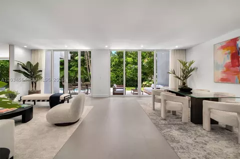 Living - 425 Harbor Dr, Key Biscayne, FL 33149 photo 3 of 4